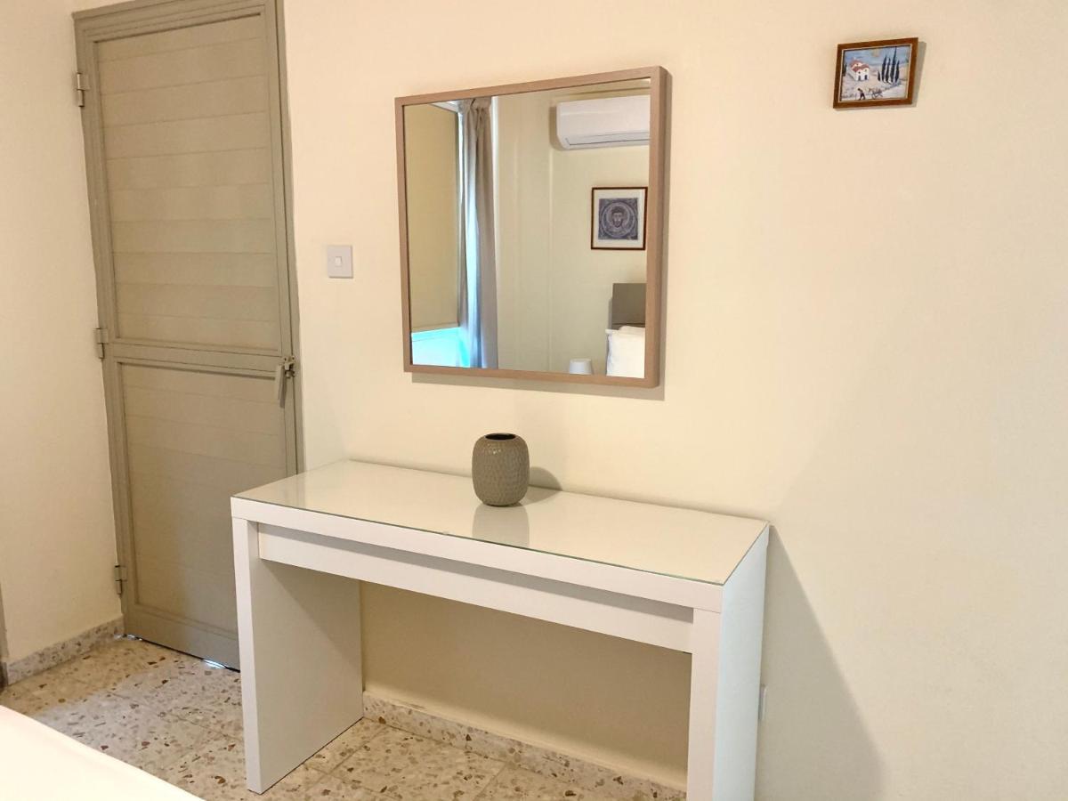 Himonas Apartments Pissouri Esterno foto