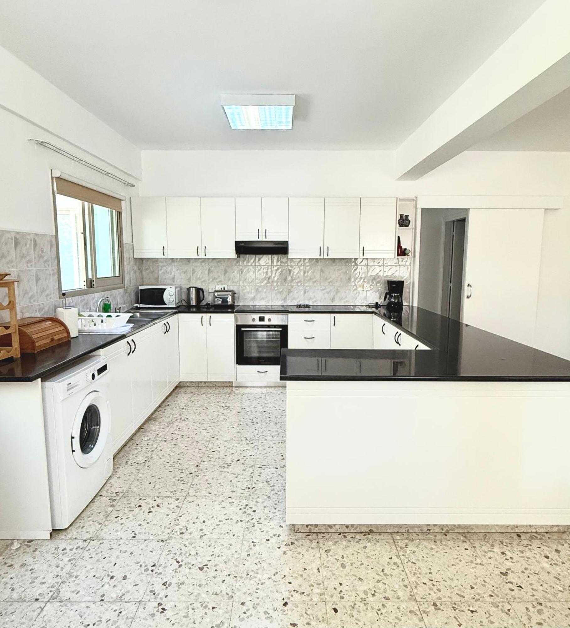 Himonas Apartments Pissouri Esterno foto