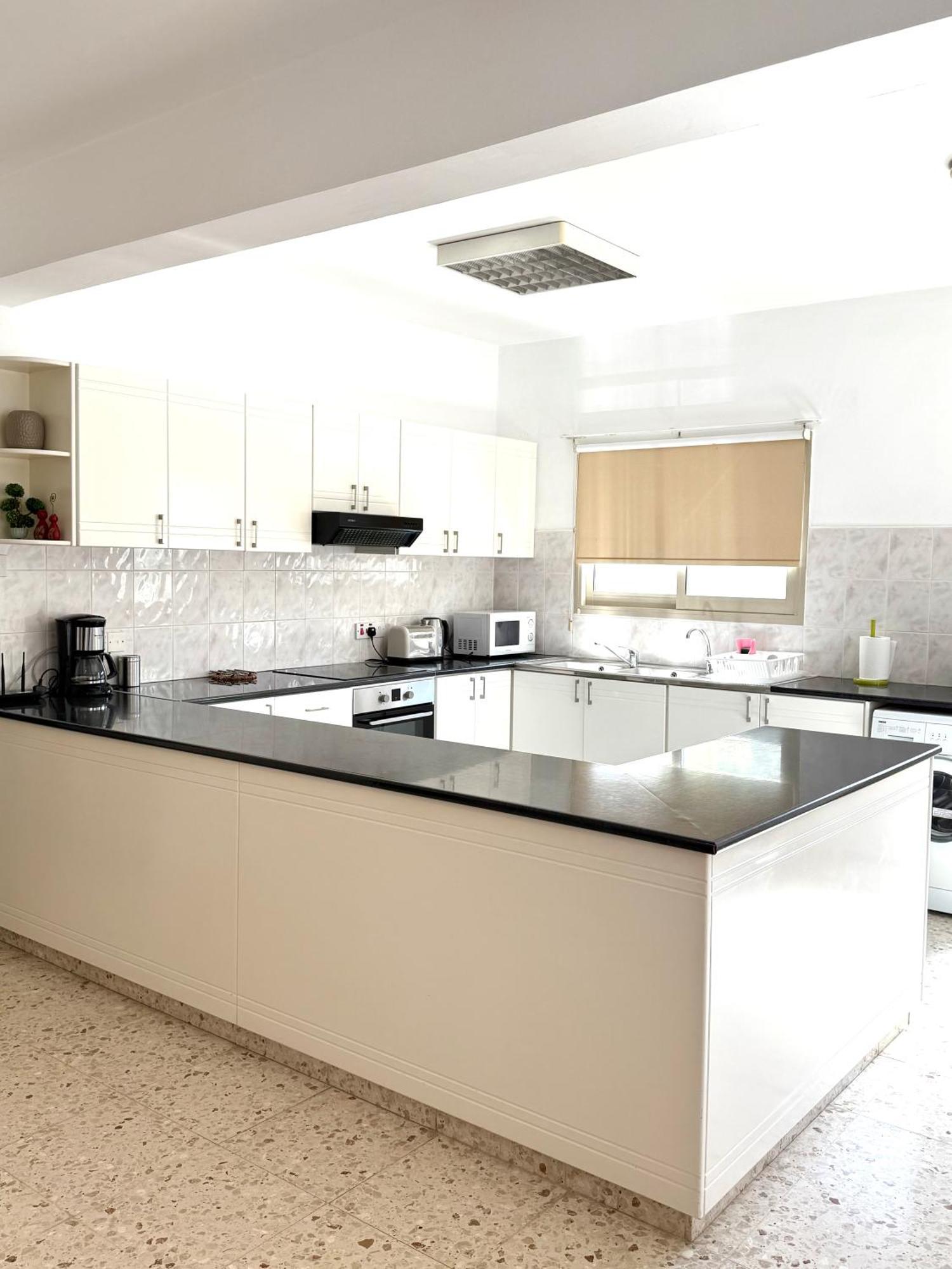 Himonas Apartments Pissouri Esterno foto