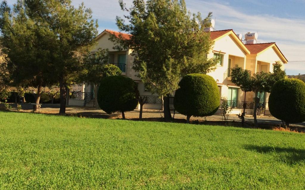 Himonas Apartments Pissouri Esterno foto