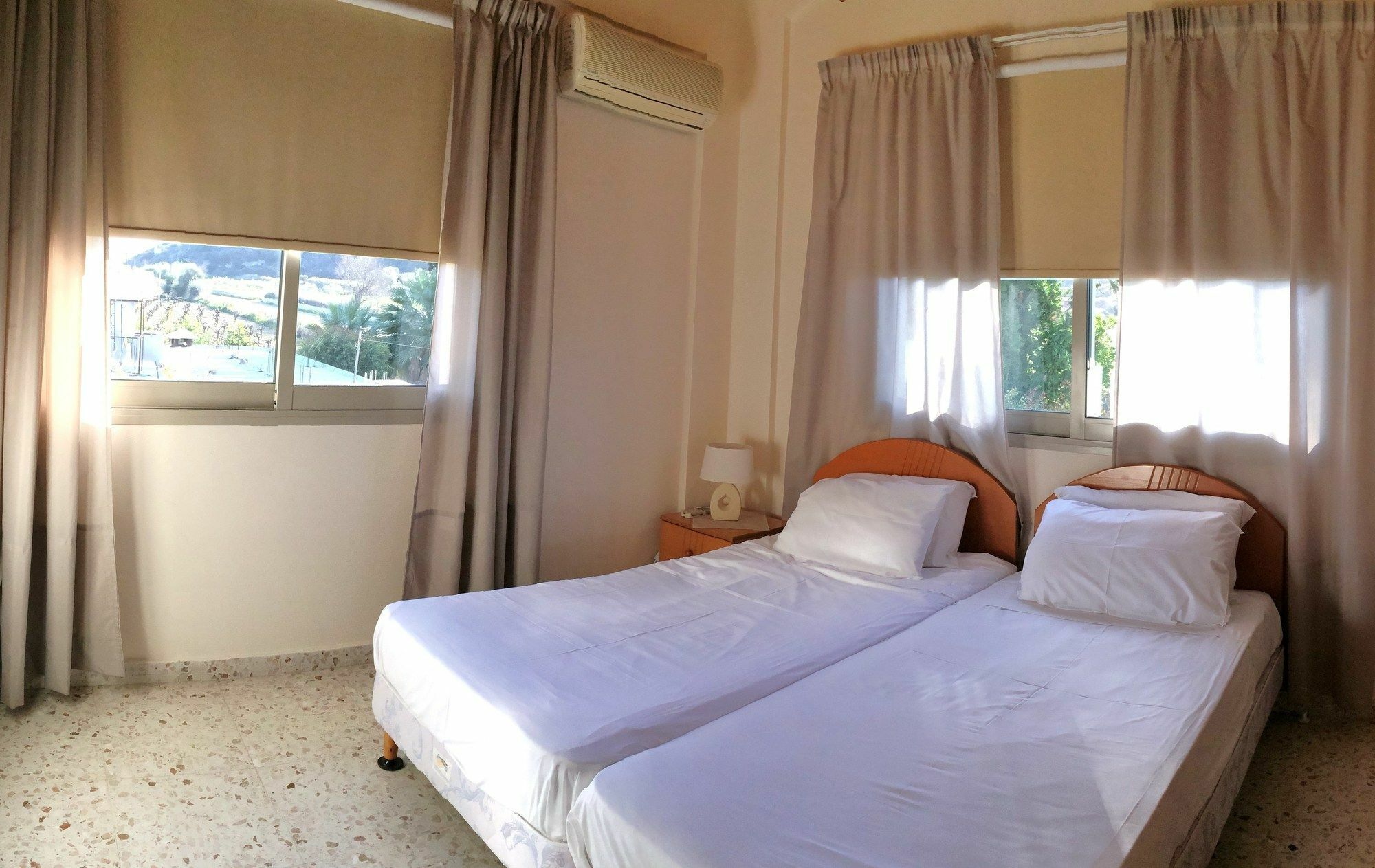 Himonas Apartments Pissouri Esterno foto