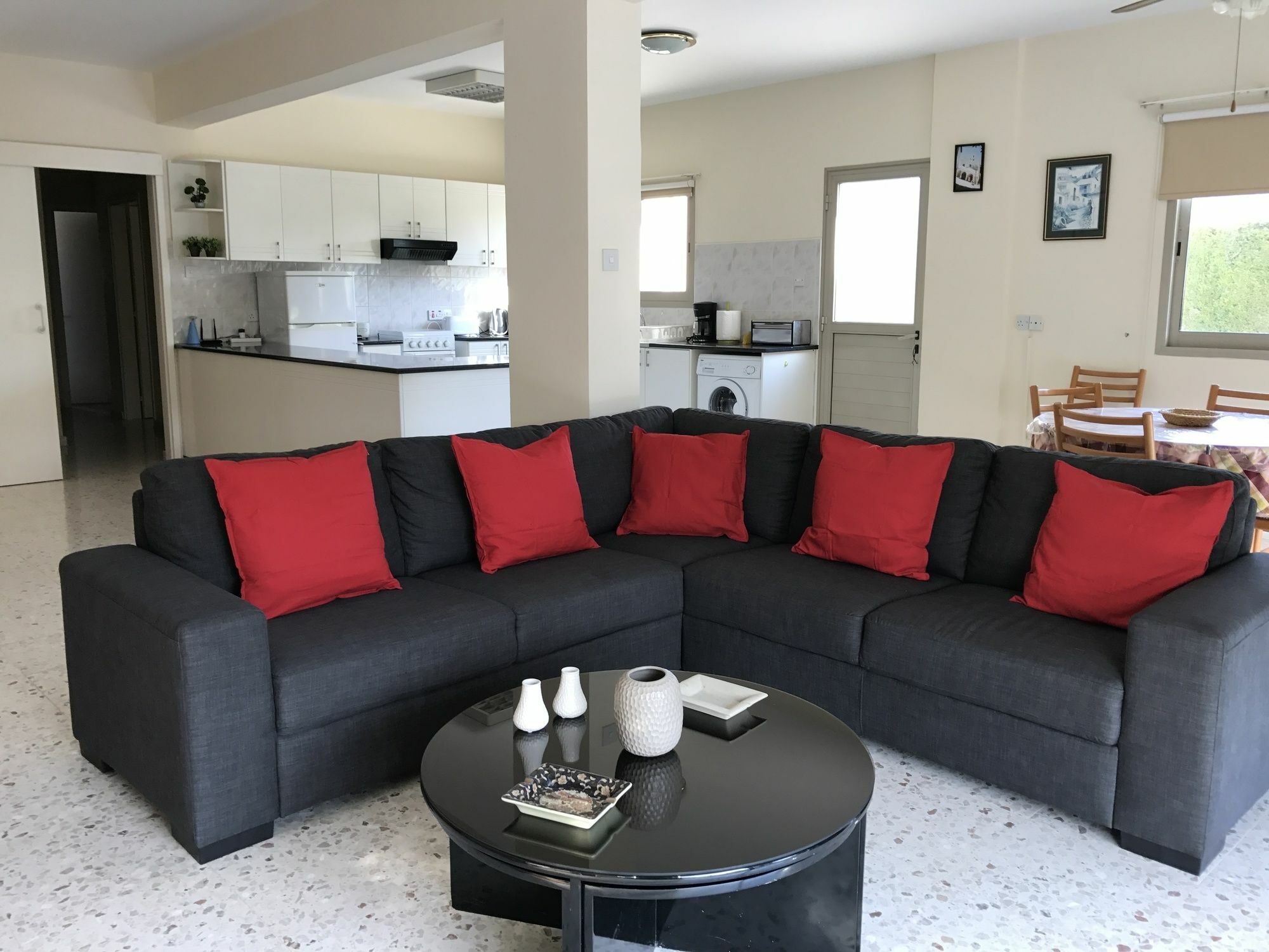 Himonas Apartments Pissouri Esterno foto